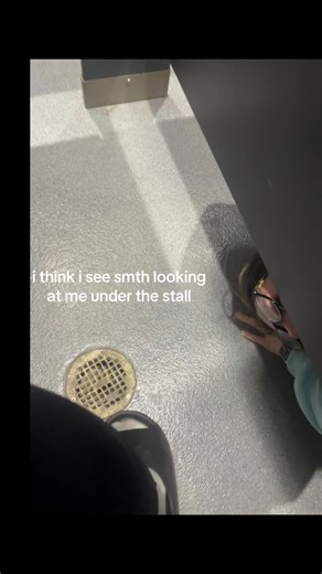 #wellhello #creeper #fyp mind u my pants were down. | creeper girl