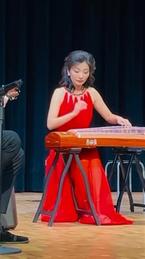 Bei Bei (荷蓓蓓) on Instagram: "hallelujah live on guzheng sometimes one melody is enough #guzheng #chinesezither #livemusic #hallelujah #worldmusic #stringmusic #beibei"