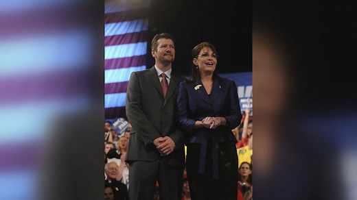 Sarah Palin's husband files for divorce