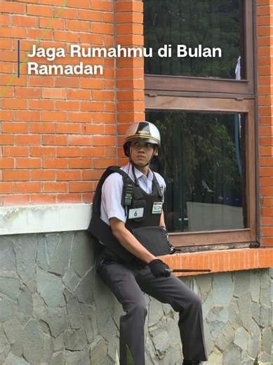 Tim Respon Fisik SECOM siap menjaga rumah atau tempat usahamu walau panas siang hari di bulan Ramadan! #SECOM #alarmkeamanan #security #ramadan