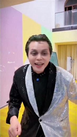 小丑能把东西亲好