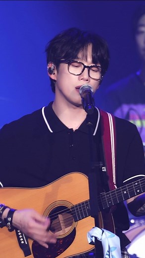 10CM on Instagram: "선재 업고 튀어 OST '봄 눈‘🌸❄️ at 뷰민라 본 OST는 5/14(화) 6PM (KST)에 발매됩니다. Lovely Runner OST 'Spring Snow' at Beautiful Mint Life This OST will be released at 5/14(Tue) 6PM (KST). #10CM #십센치 #권정열 #선재업고튀어 #선업튀 #봄눈 #뷰민라2024 #뷰티풀민트라이브2024 #LovelyRunner #SpringSnow #OST"