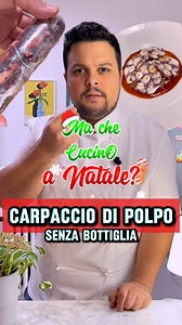 Carpaccio di polpo senza bottiglia! 🐙 Qui la ricetta👇 Ingredienti (per 6 persone) - 1,2 kg di polpo (fresco o congelato) - 2 Litri di Acqua - 250ml di vino bianco - 200g di carote - 100g di cipolla - 20g di prezzemolo Per la salsa - 500ml di brodo di cottura del polpo - 250g di passata di pomodoro Ci saranno tante idee questo mese per abbattere i costi, cucinare in anticipo e mangiare sempre bene, soprattutto per Natale! Se avete domande mi trovate nei commenti. Al prossimo video! 😊 #polpo #c