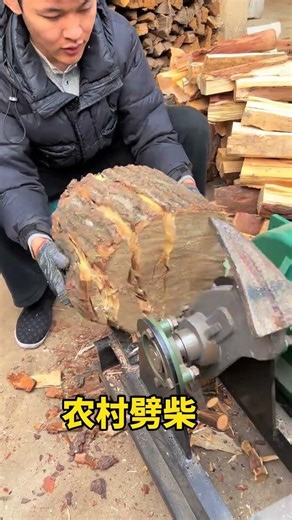 Easy Electric Firewood Splitter: A Parent & Elderly-Friendly Wonder