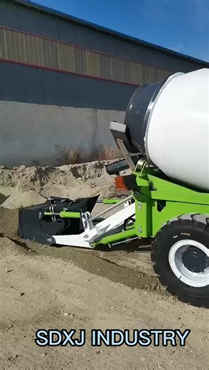 Self Loading 4 m³ Concrete Mixer Truck with Integral Chassis