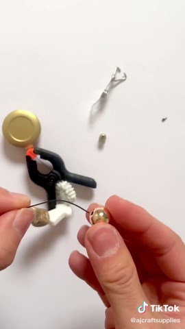 Silicone Beaded Badge Reel Tutorial: Easy Steps