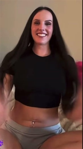 Girl gets hypnotized 😴 #hypnosis #hypnotized #funny