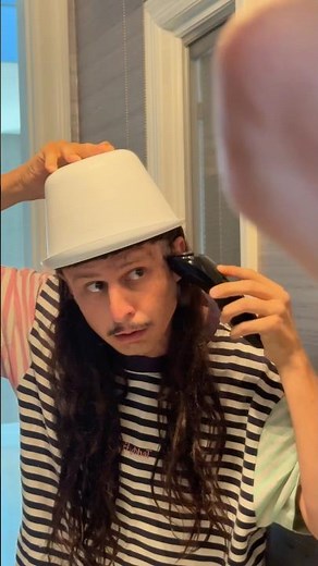 TAG SOMEONE WHO SHOULD GET THIS HAIRCUT