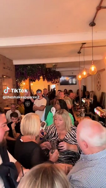 COCKNEY & CARRIBEAN AT THE SHAKES SATURDAY 2ND AUGUST FROM 7PM We are so excited to have this amazing couple back at the Shakes playing all the rare grooves, soul anthems and classics and all on vinyl!! It’s gonna be busy get your dancing shoes on 💃🕺#soul #classics #raregroove #anthems #dancin #boozer #saturdaynight #publife #eastlondon #bethnalgreen #dj #vinyl #vinyldj #fyp