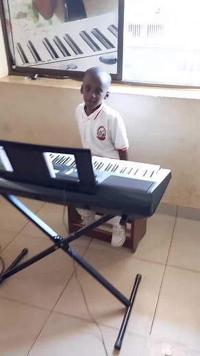 Mastering 'Head, Shoulders, Knees and Toes' on Piano