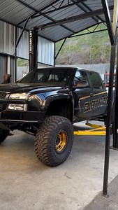 1.7K views · 1.1K reactions | The @dirt_king_rado stretching its legs for some prep! #DirtKing #DirtKingRado #ChevySilverado #Silverado #Prerunner #LongTravelSuspension | Dirt King | Facebook