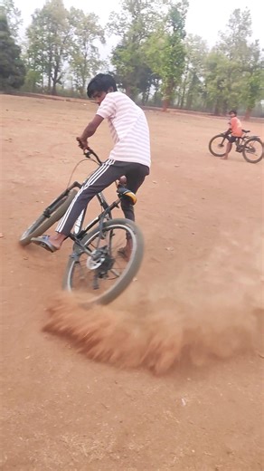 Cycle me light 😃 #minivlog #shortvideo #stunt