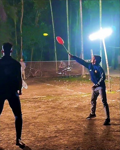 #outdoorbadminton #badmintonhighlights #badmintonlovers #badmintonindonesia #trickshots #shorts #bwf