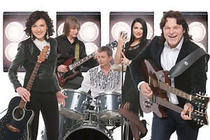 Romas Dambrauskas, Giulija ir Jūratė Miliauskaitė susibūrė į gyvos muzikos projektą „Hit Paradas“