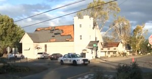 Tornado strikes Central California town, damages homes