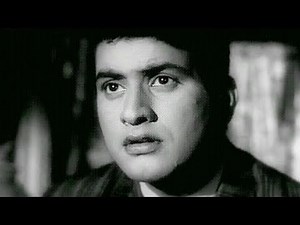 Manoj Kumar gets afraid of Ghost - Woh Kaun Thi Scene