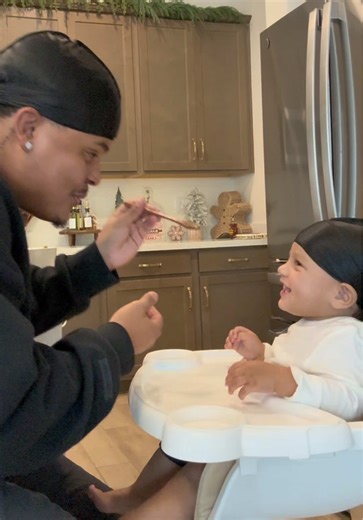 Now I know how to feed him 😂 @Zaza #babies #zaza | feeding baby