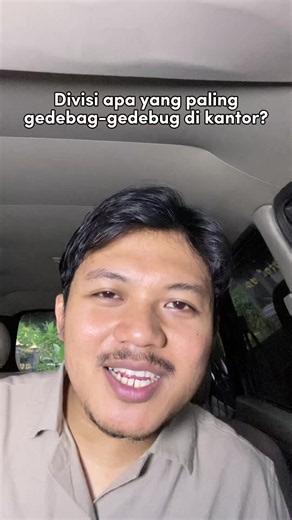 Kalau hrd mode kerja jangan sampai eye contact karena bisa keluar laser dari matanya. #jobstreetindonesia #barengsampesukses #kerja #kantor #hrd