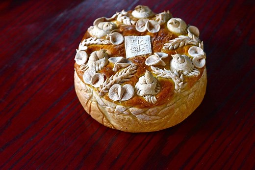 NAJMEKŠI SLAVSKI KOLAČ PRAVI SE OVAKO: Dvostruko naraste, a na ovaj način ćete napraviti najlepše ukrase