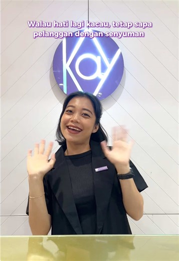 Walau hati kadang acak-acakan, senyum tetap jadi andalan 😊 #KayCollection #prettywithkay #kayshop