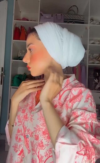 How to Tie a Headscarf: Easy Step-by-Step Guide