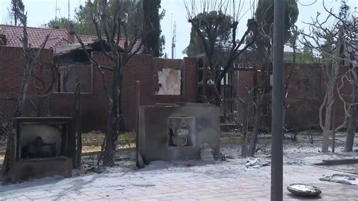 Así ha quedado Tres Cantos tras pasar lo peor del incendio: casas calcinadas y vehículos de alta gama quemados