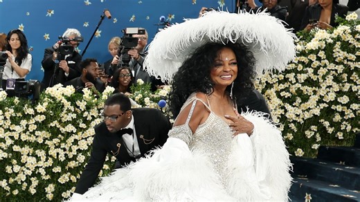 Music icon Diana Ross shows off her timeless style at the 2025 #MetGala in a supremely stunning gown, marking the first time she's attended the event in 20 years. bit.ly/3EVwhG3 | E! News