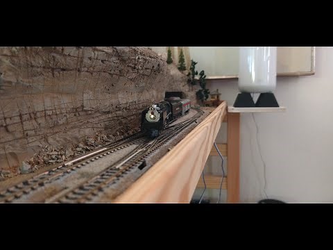 Kato Unitrack Double Crossover Operation with more Scenery