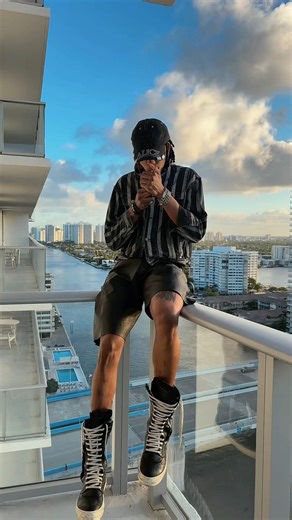 Tell Riff Raff clear the sample! #dcthedon