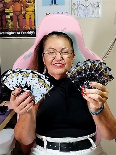 Escolhe um time: fogo branco ou raio preto 😁 Compre em www.maindeck.com.br e use o cupom DONAMARIA pra ganhar 5% de desconto. #PokemonTCG #Pokemon #TCG #Games