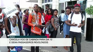 Vários passageiros ficaram revoltados depois do voo com destino a Cabinda ser cancelado e remarcado para o dia 12. | Informação TV Zimbo