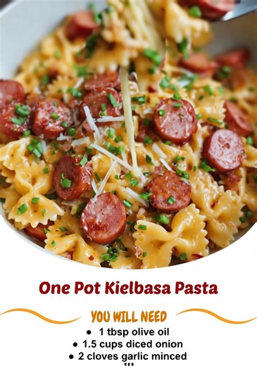 One Pot Kielbasa Pasta 😜 Ingredients: 1 tbsp olive oil 1 lb smoked kielbasa or turkey/chicken sausage sliced 1/4 inch thick 1.5 cups diced onion 2 cloves garlic minced Recipe in First Coʍmеոτ 👇 Enjoy ❤️👇 | Trendscopes