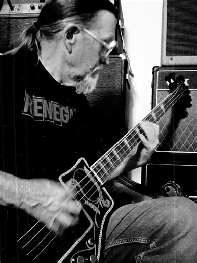 Long Distance Run Around by Yes (Rickenbacker Bass)