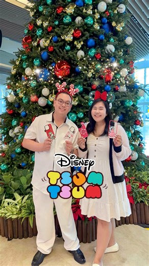 Bryan ❤️ Isabella | Disney Explorers on Instagram: "This Disney Christmas collection will make your phone so festive and magical! 🤗🎄 CASEBANG has the ultimate holiday phone accessories: snap-on covers, magnetic power banks and gift-boxed combos, all decked out in festive Disney designs. From timeless Mickey and friends to whimsical seasonal prints of Disney Tsum Tsum, every piece is made for phone lovers, Disney fans and gift hunters alike! When you’re switching covers in seconds or pulling ou