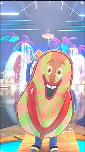 140K views · 606 reactions | Zum Ausflippen. 充 Der Flip Flop gibt bei #maskedsinger Rätsel auf: Warum hat er in der Auftaktshow orangene Arme und vergangene Woche blaue? Warum hat sich die Augenfarbe verändert? Und warum klang die Stimme so anders? Was denkt ihr? #TMSP7  „The Masked Singer" - Eine neue Folge, samstags live um 20:15 Uhr auf ProSieben oder streamen auf Joyn. | The Masked Singer Germany | Facebook