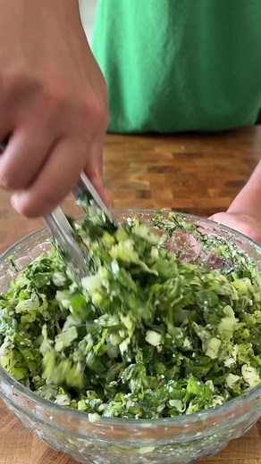 Delicious Maroulosalata Recipe for Easter | Healthy Lettuce Salad