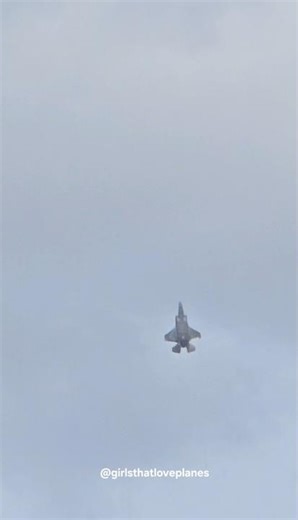 Unrestricted USAF F-35 Friday!! VERTICAL out of RAF Lakenheath,Suffolk, U.K #usaf #f35 #unrestricted