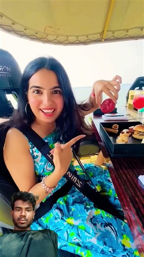 Goa ke udne vale restaurant mein khaya khana 😍🏖️ #priyalkukreja #shorts #ytshorts