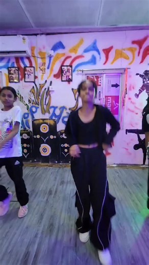 ONE BEATZ DANCE STUDIO on Instagram: "Class footage 🙌🏻 Choreography by one and only @swastrik_shibam sir ❤️ Dance style - afrofusion ADDMISSION are going on HURRY UP . . . #onebeatzdancestudiobaihatachariali #onebeatz #dance #style #afrofusion #studio"