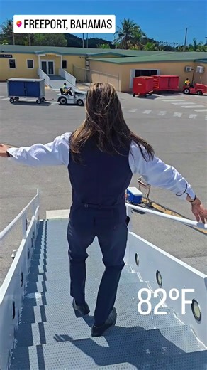 Welcome back, Spring. 💐 #menwithlonghair #worldtraveler