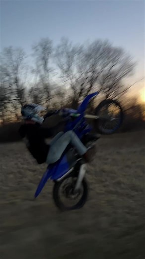 Just another washed up wheelie rider #yz125 #yamaha #dirtbike #wheelie #twostroke