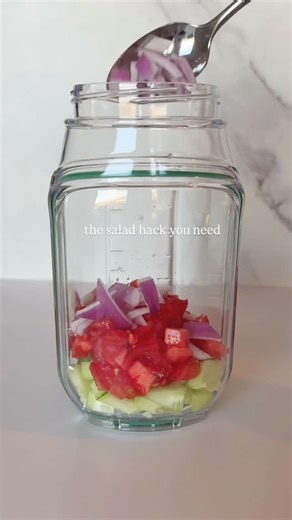 c a s e y w i e g a n d on Instagram: "The easiest little hack for fresh, on-the-go salads… this thing keeps everything crisp, cute, and ready when you are. Mom-win energy all around. 👉🏻Comment below KL23 for shopping details to be sent straight to you! #TheOriginalSaladPod #KitchenFinds #MealPrepMagic #CaseyWiegand #AmazonFinds #HealthyLiving #LunchOnTheGo #KitchenFavorites #CozyHome #MomHack"