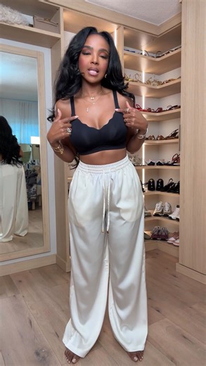 Shakirah A Abboud on Instagram: "The everyday bra that actually works AND looks good is FINALLY HERE! Comment BRA to get the direct link sent to you or Shop the undergarments here → https://liketk.it/5GgqL This is their Deep-V wire-free bra - #1 bestseller for a reason. It’s super soft, gives real lift without wires, and the deep V works under every neckline. Love the flower/scallop details! #bra #selfcare #undergarments"