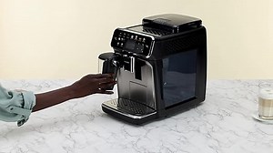 Philips Serie 5400 Kaffeevollautomat - LatteGo, 12 Getränke, Milchaufschäumer, Touchscreen, 4 Profile, Chrom-Finish (EP5447/90)