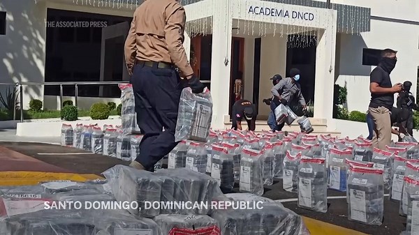 Authorities in Dominican Republic celebrate seizure of record 9.5 tons of drugs