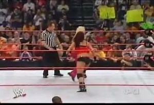 18 reactions | Beth Phoenix vs Victoria WWE 2006 | Trifulca Media | Facebook