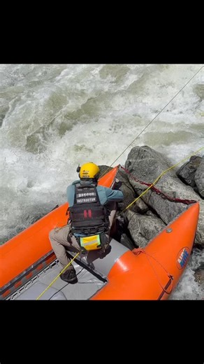 Tandem Rescate Swiftwater Rescue 2.0 Training and Certification Course for Professional Whitewater Guides and SAR Teams. The @crossline.reach Workshop integrated into your development. Where!? Kern River, California, USA. When!? Two Dates: April 28-29-30 and May 18-19-20.#swiftwaterrescuesafety #trtraining #whitewaterrescue #crosslinereachworkshop #rescue Sign up and get 50%OFF!! on your purchase of the Reach Device for your PPE Kit! Three days of unmatched training with light inflatable rescue 