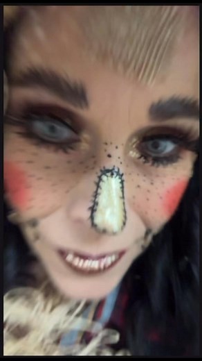 Happy Halloween #scarecrow #crows #halloweenmakeup #halloween2024 #overalls #plaid #fall #🎃 | Kelsie Lynes