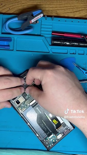 Samsung Note20 Ultra screen replacement! #note20ultra #samsungnote20ultra #fyp #repair #technician #follow4follow #repairman #satisfying #refurbish #repairtok #repairnotreplace #behindthescenes #screenreplacement #samsung