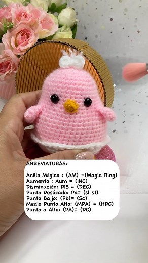 Un pollito 🐣 amigurumi, tejerlo con lana o hilo que quieras ! Tiene un tamaño de llavero, esta súper fácil🙋‍♀️❤️ 👩‍🏫🧶te enseñamos gratis a tejer hermosos Amigurumis, paso a paso, en nuestro Canal Bonito día Crochet. Link en el perfil 🙋‍♀️🧶#crochet #amigurumi #tejer #tutorial #patrón #diy #manualidades #decoración #amigurumi #hechoamano #ganchillo #crochetpattern #crochetamigurumi #tutorialcrochet #angelcrochet #crochetangel #hazlotumismo #aprendeacrochetear #tejido #tejercrochet #tejidoam